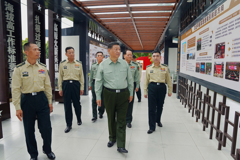 習近平在視察火箭軍某旅時強調(diào)：堅持政治引領(lǐng) 強化使命擔當 埋頭苦干實干 提升戰(zhàn)略導(dǎo)彈部隊威懾和實戰(zhàn)能力